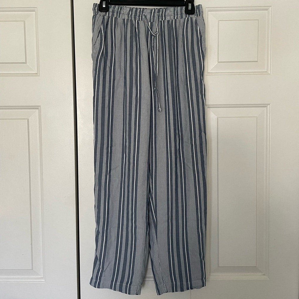 American Eagle Blue and White Striped Flowy Pants